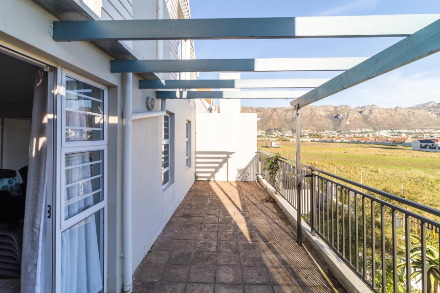 To Let 2 Bedroom Property for Rent in Gordons Bay Central Western Cape
